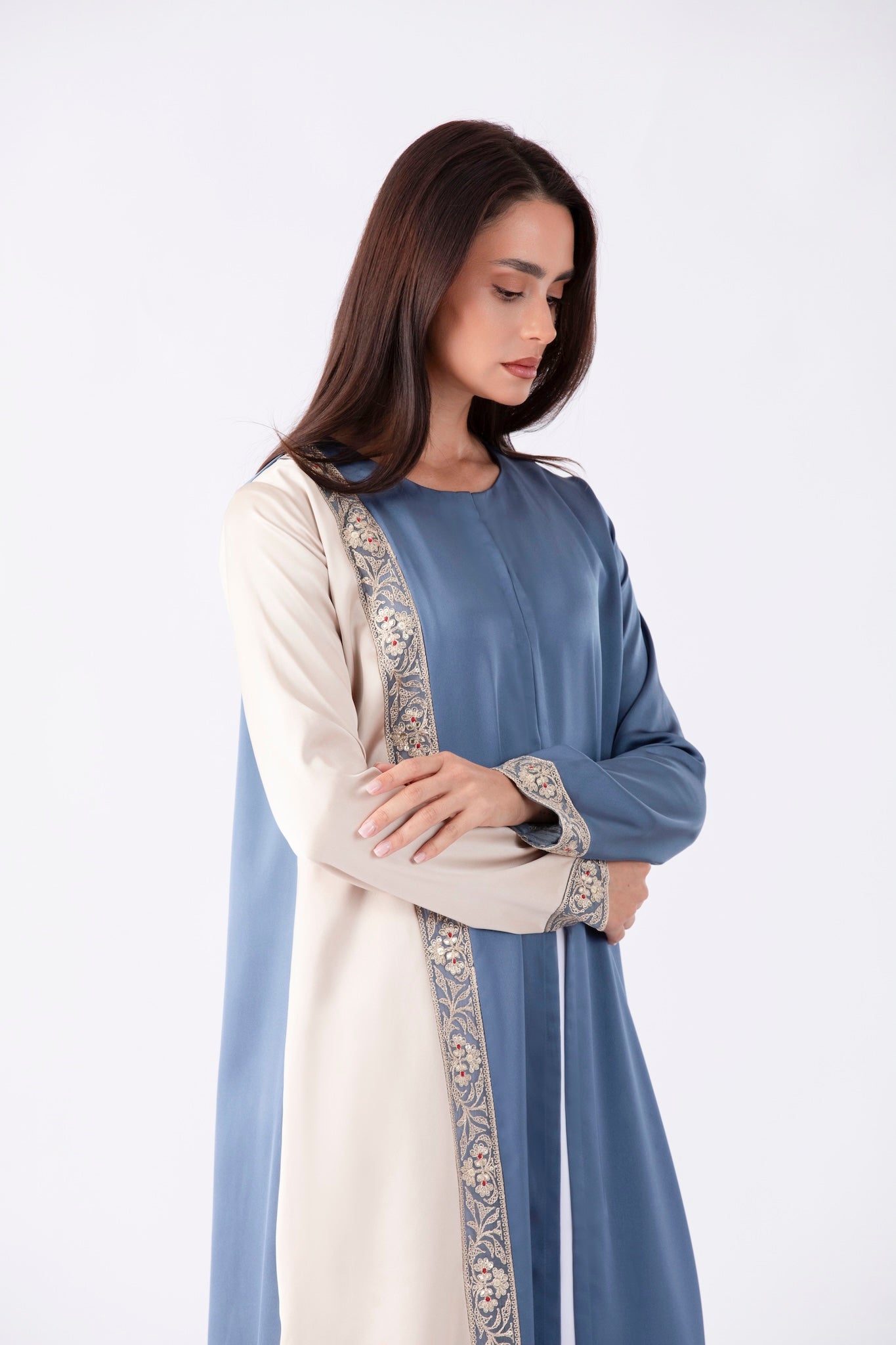 Dual-Toned Abaya with Lace Details