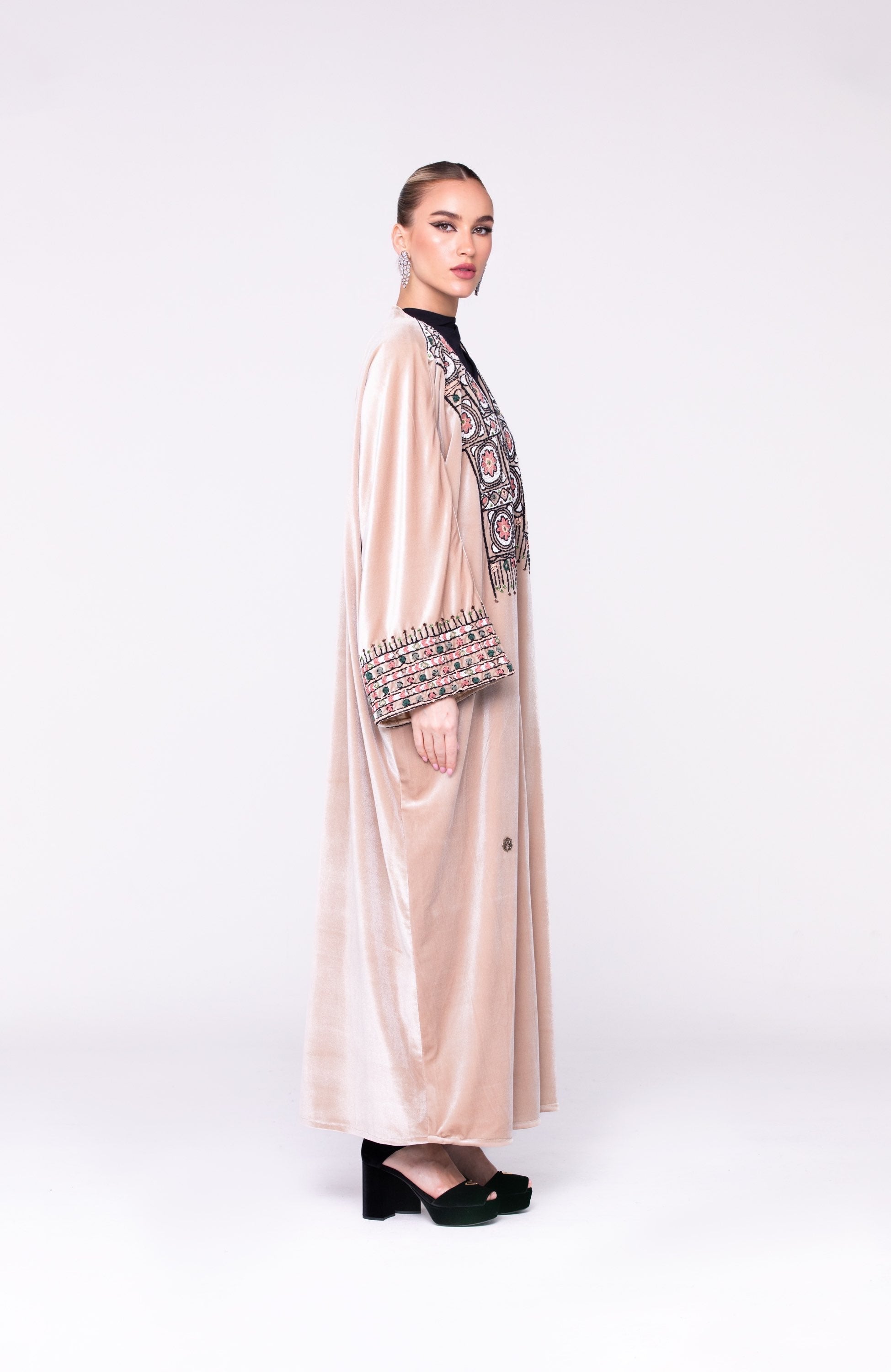 Velvet Abaya image 1