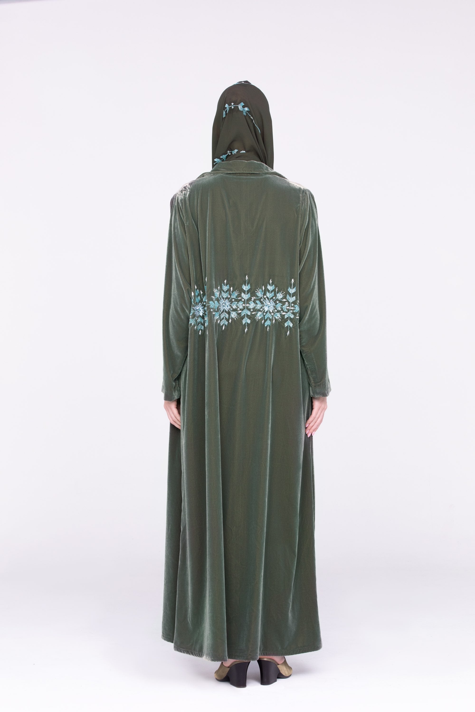Velvet Abaya image 3