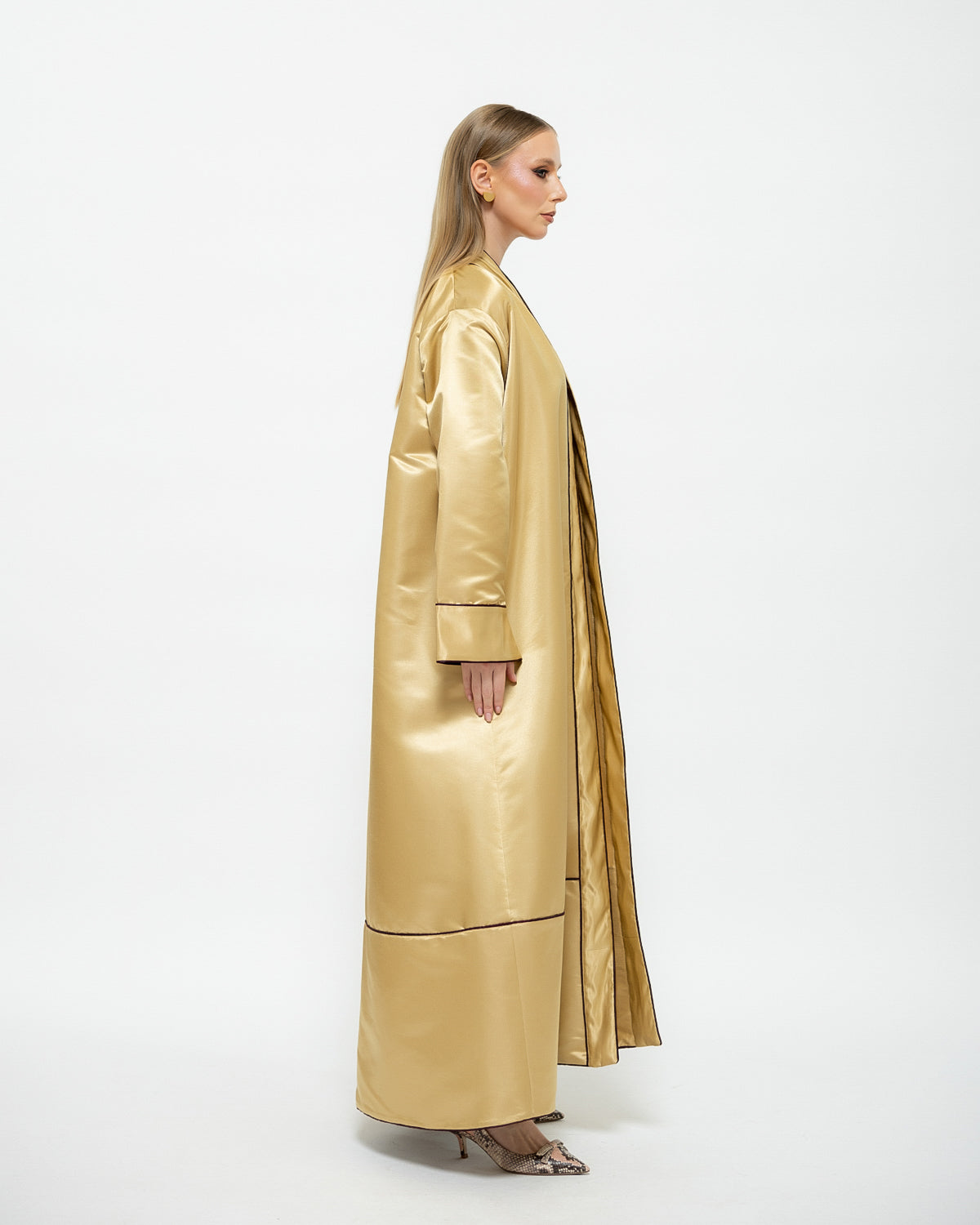Horse abaya image 1