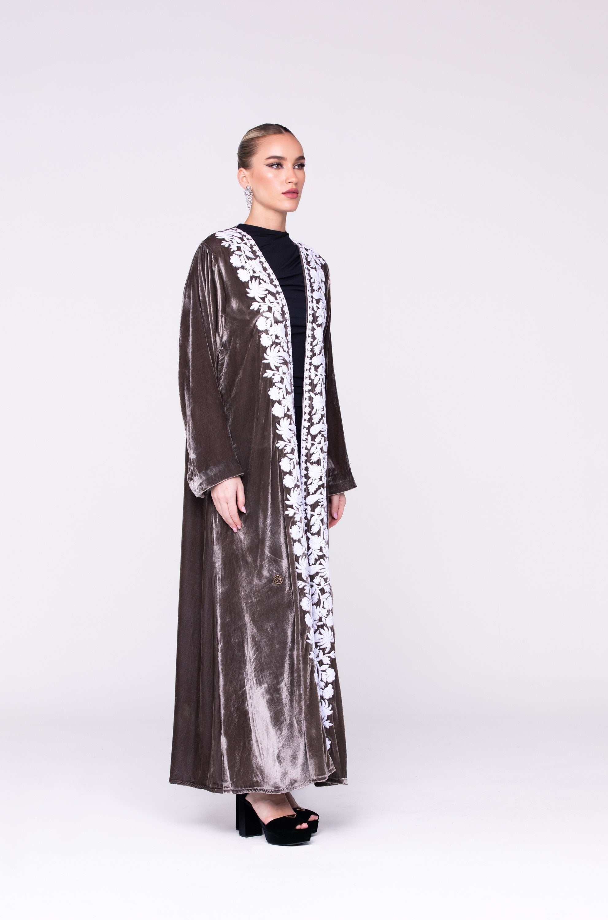 Velvet Abaya image 1