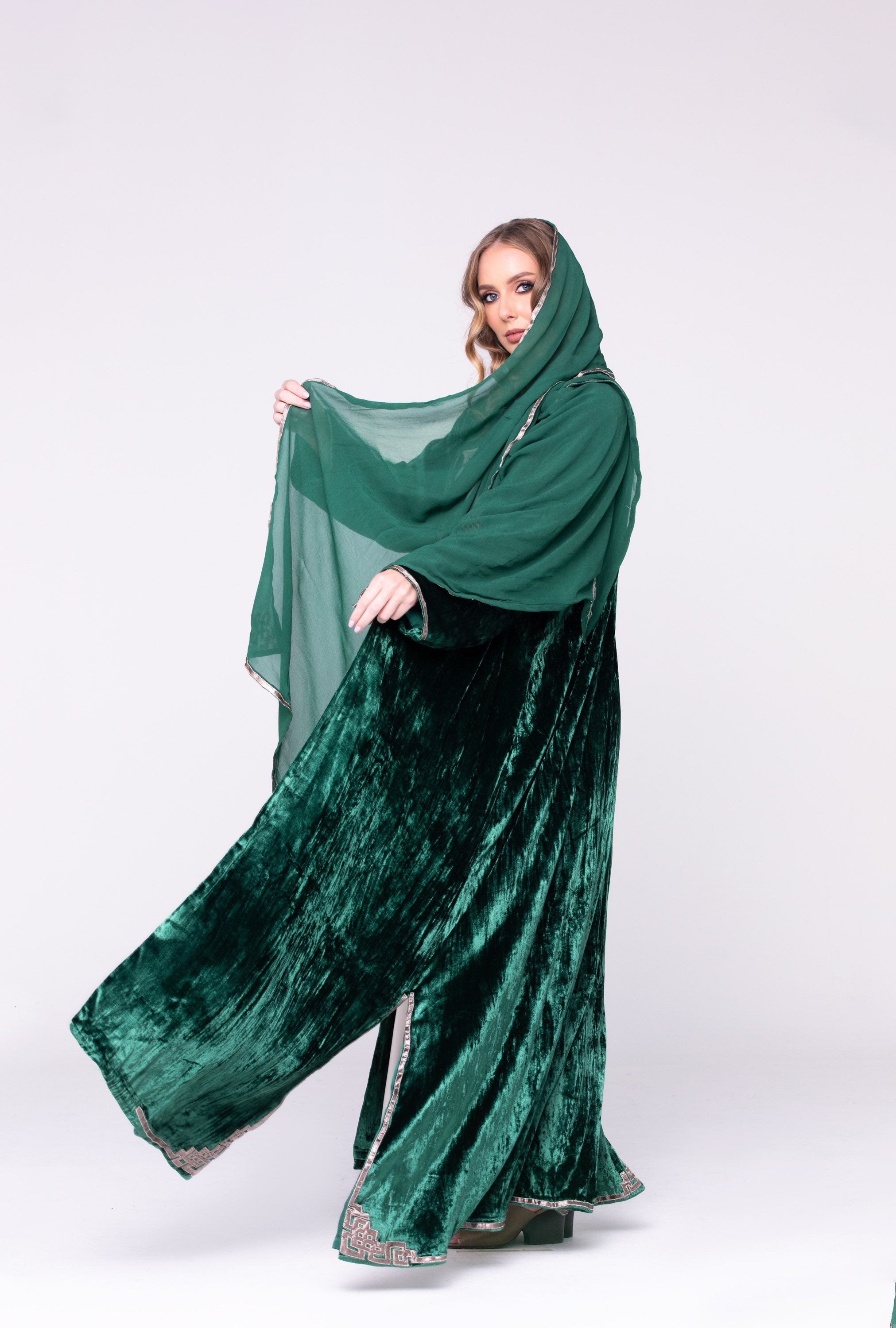 Velvet Abaya image 2
