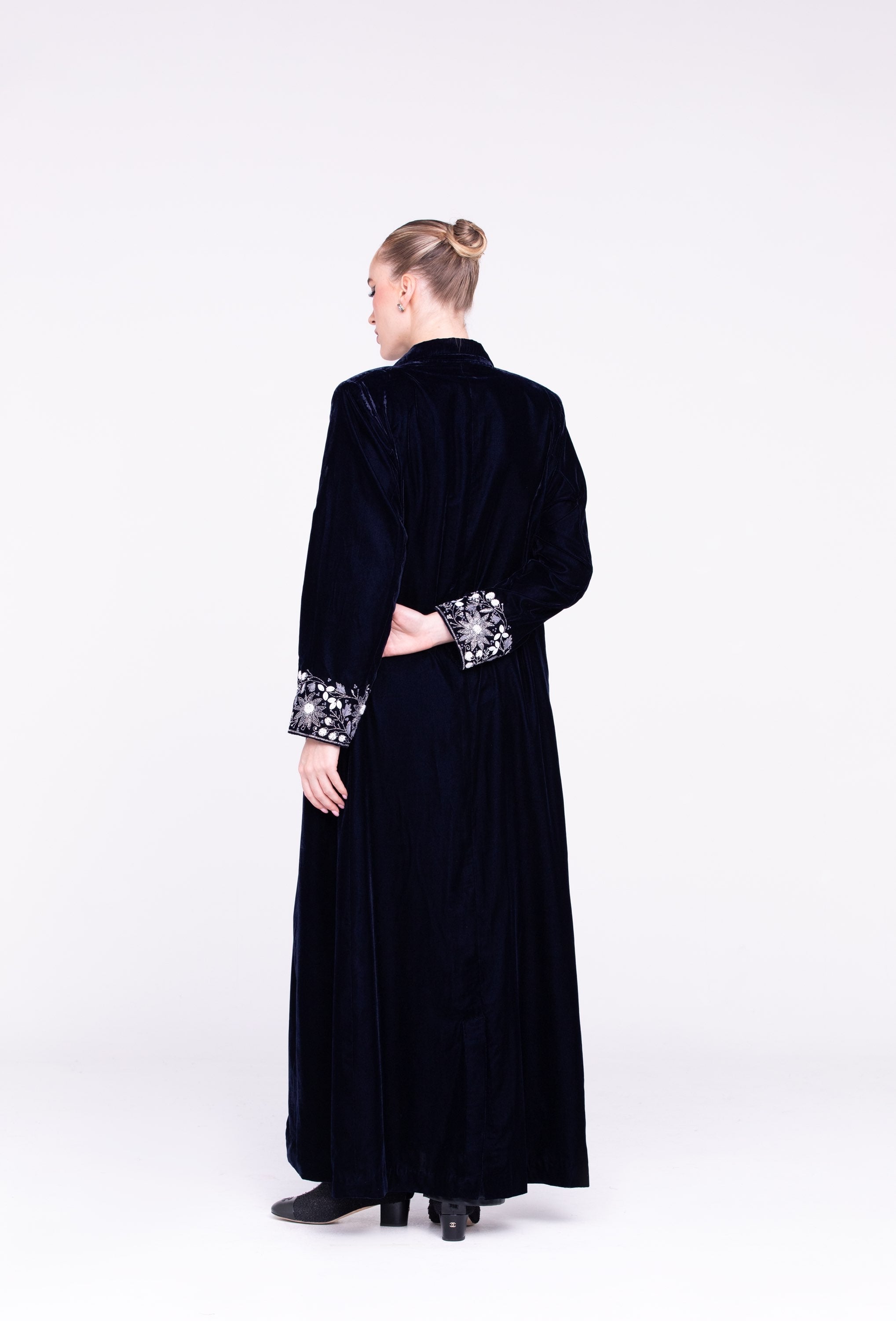 Velvet Abaya image 1