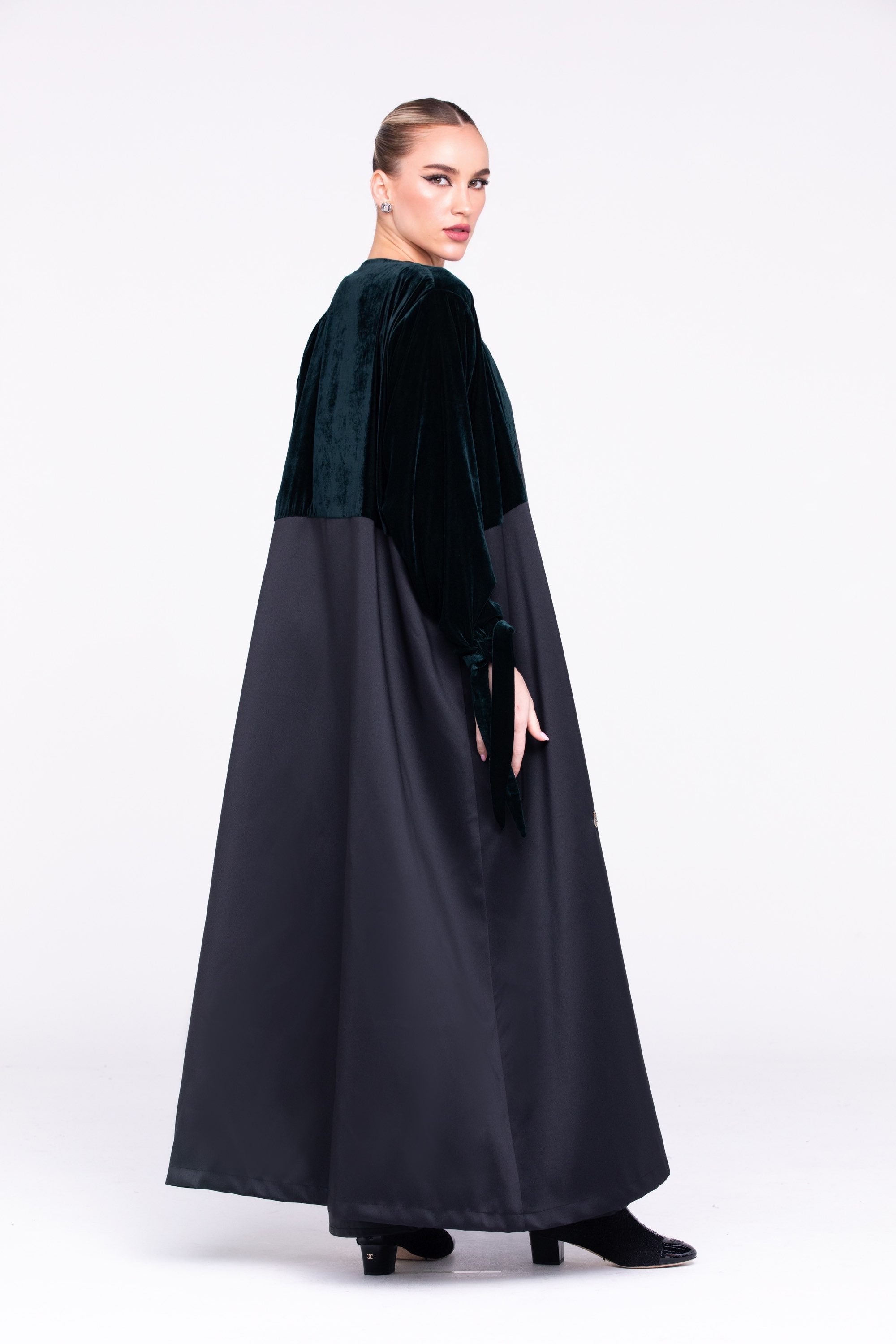 Contrast Texture Abaya image 3