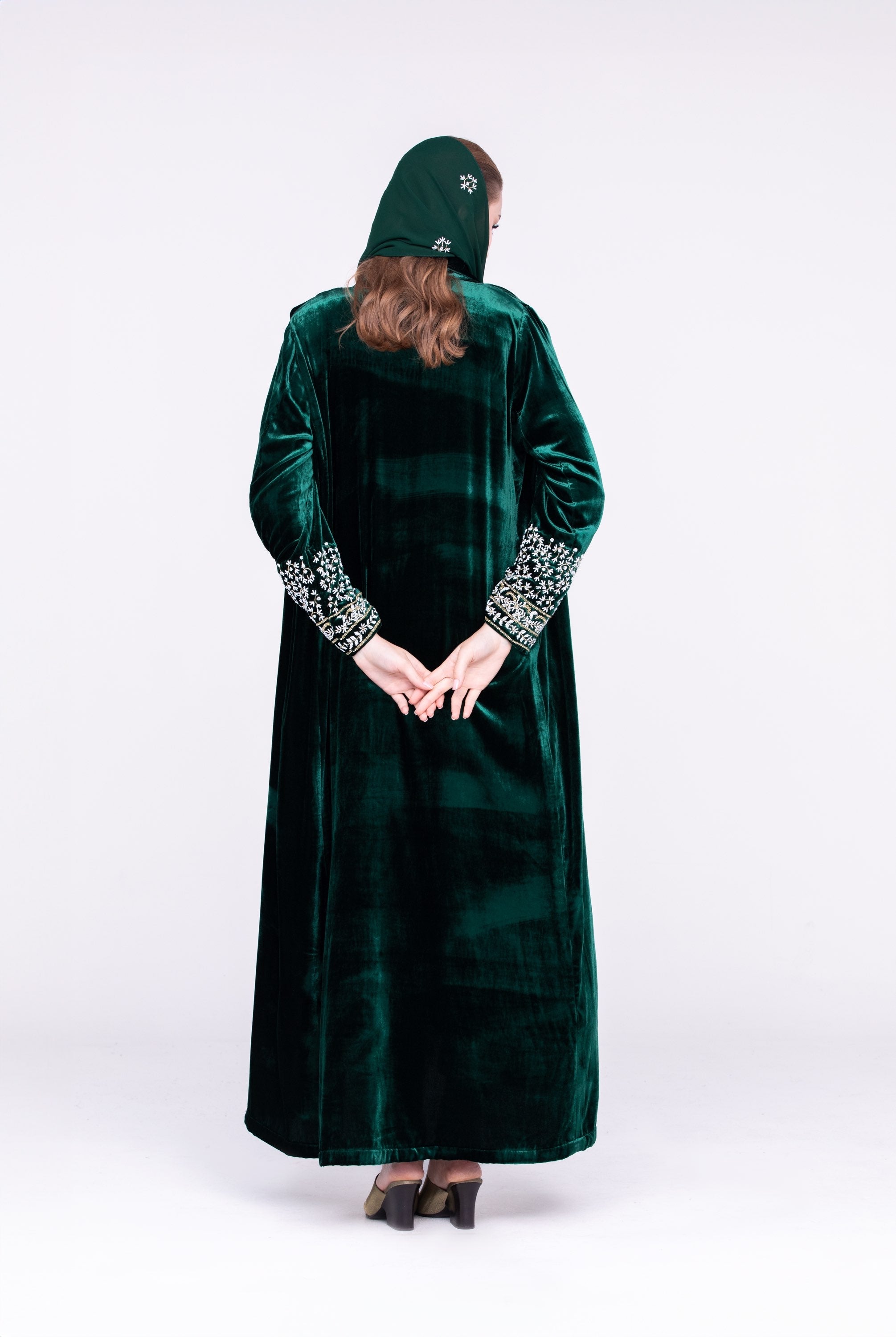 Velvet Abaya image 2