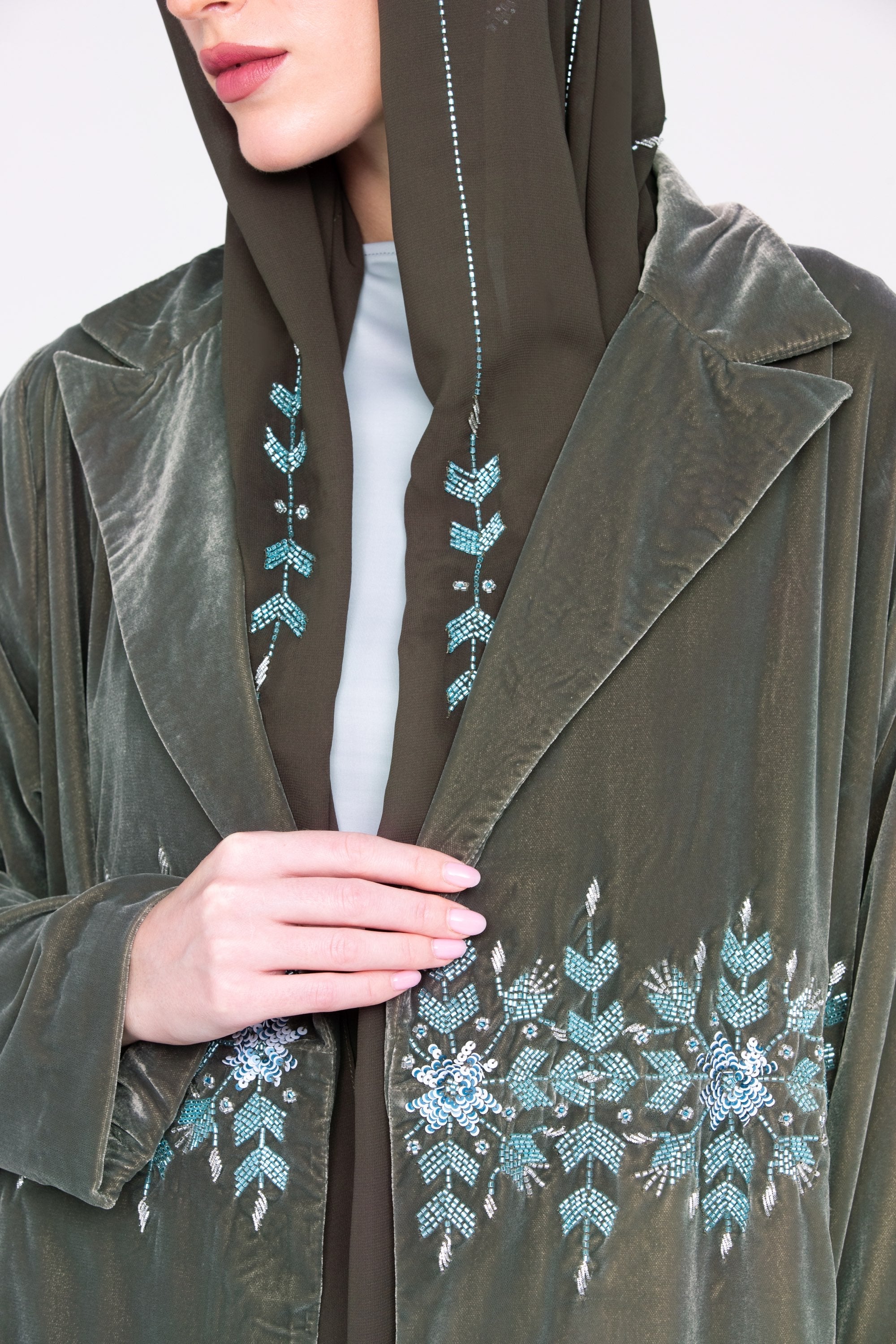 Velvet Abaya image 2